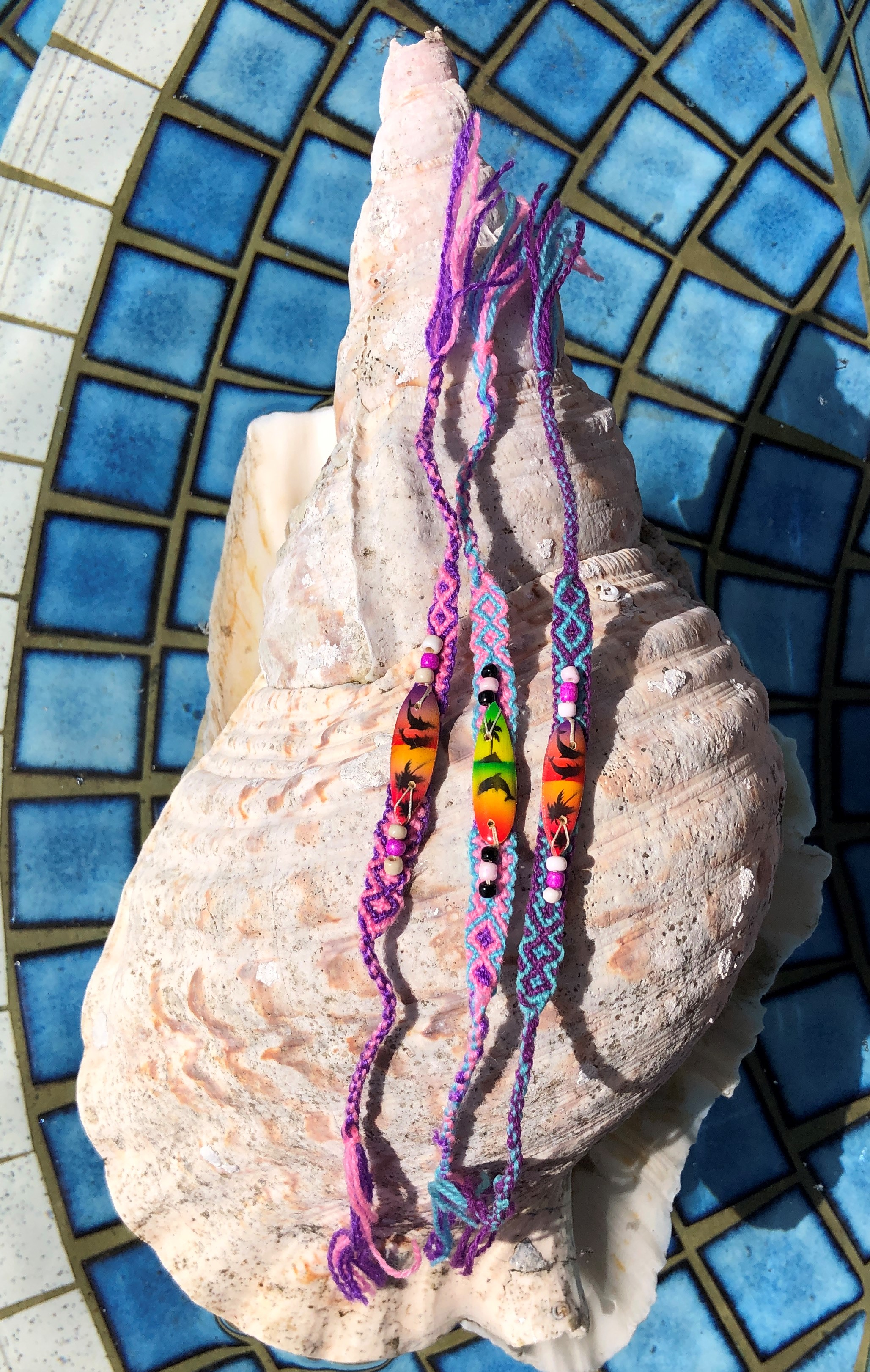 Friendship bracelets with Surfboard